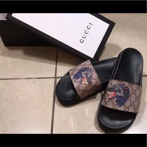 Gucci GG Supreme Wolf Slide